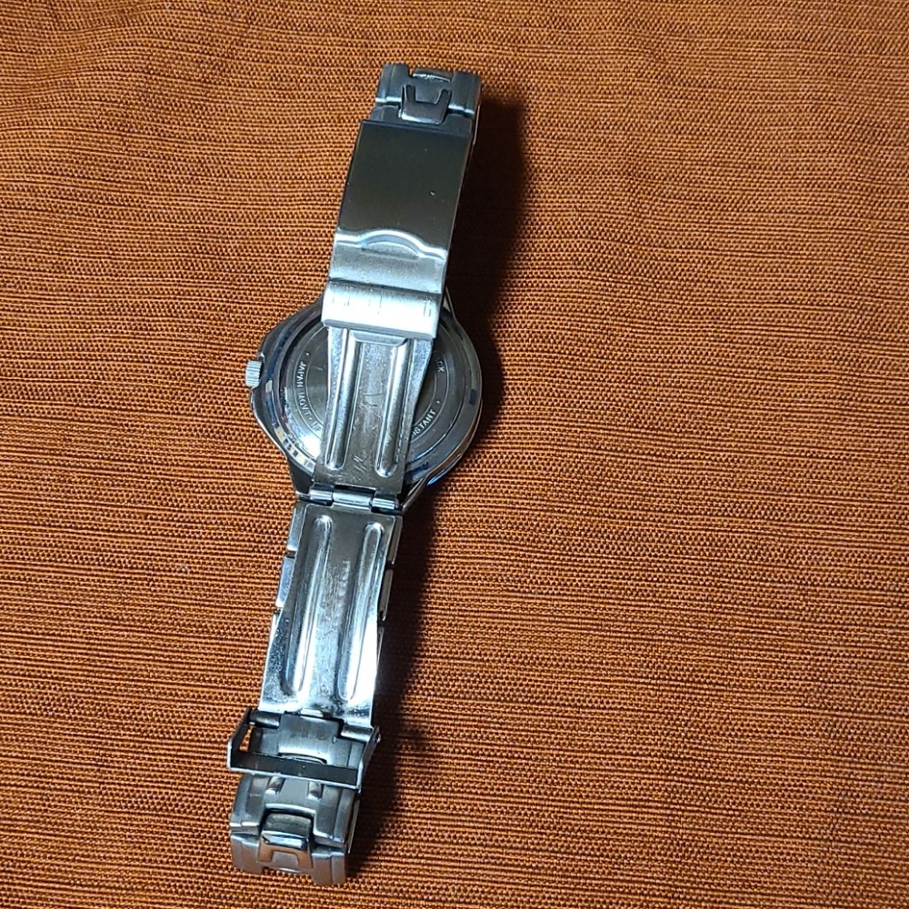 Lorus Watch - Picture 3 of 6
